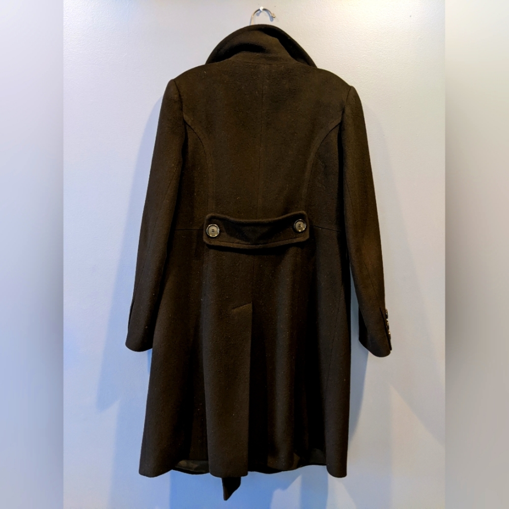 Black long wool coat. Anne Klein sz 8. Dbl-brsted w Buttons. Roomy slit pockets